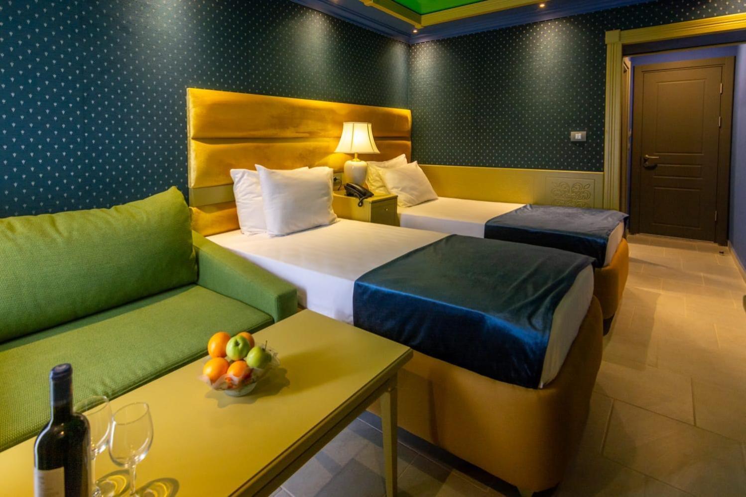 Hotel Craiova By Phoenicia Blue View オリンプ エクステリア 写真